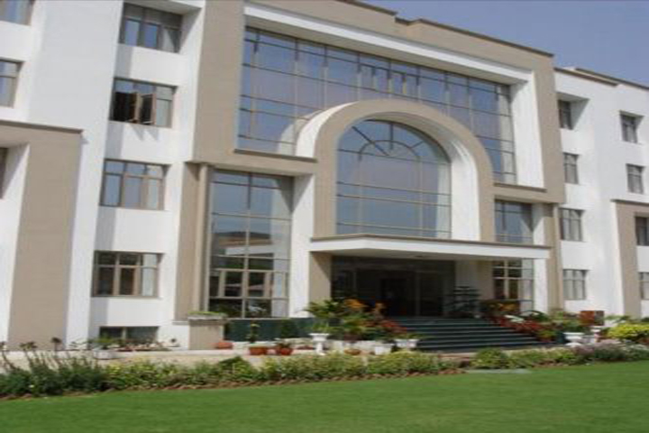 https://cache.careers360.mobi/media/colleges/social-media/media-gallery/2425/2018/10/5/Campus View of Institute of Information Technology and Management Delhi_Campus-View.jpg